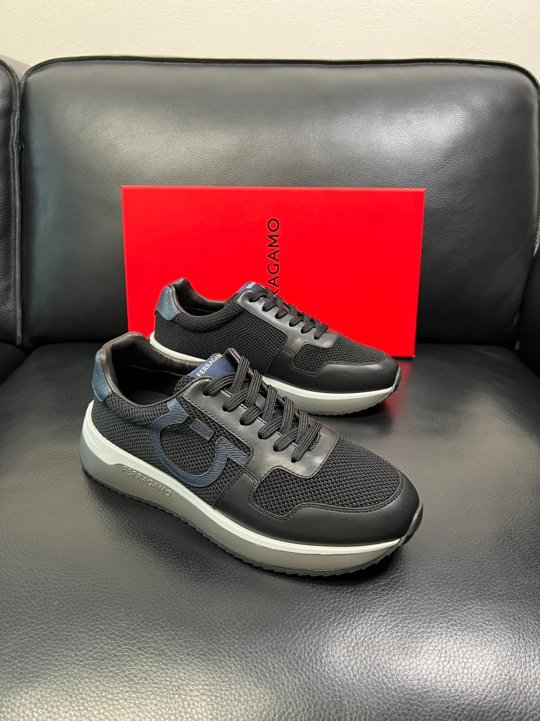 Men's shoes 💰820 Ferragamo High-quality top craftsmanship Ferragamo counters sell original factory configuration, imported original cowhide from Italy, imported water-dyed cow lining, soles: original factory special original soles are super comfortable, original factory and single goods, welcome to compare at the same time at the counter, code number 38-44 (customized 45 46)